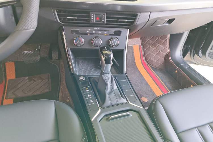 Used Volkswagen Passat 2023 280TSI Business Edition Gear Lever