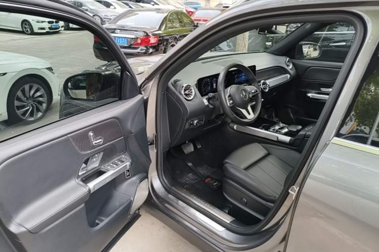 Used Mercedes-Benz GLB 2020 Updated GLB 200 Dynamic Edition Driver Seat