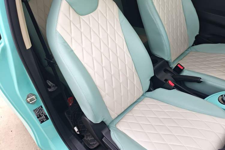 Used Brilliance Xinri i03 2022 Youth Edition 31.45 kWh Right Front Seat