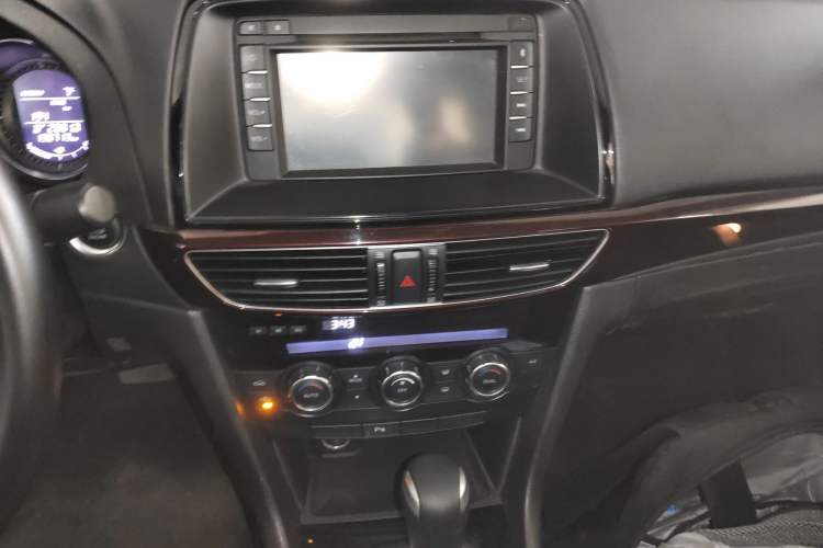 Used Mazda Atenza 2015 2.0L Blue Sky Fashion Edition