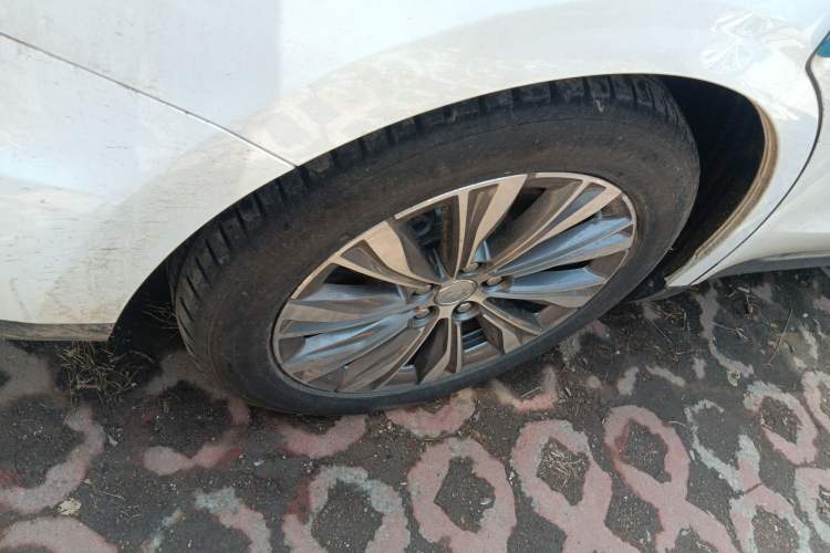 Used Hongqi E-QM5 2024 610 km PLUS Right Rear Wheel Hub