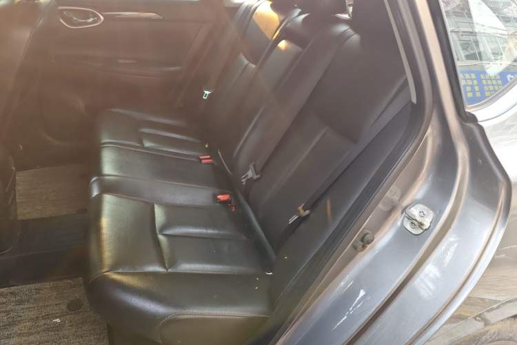 Used Nissan Sylphy 2019 1.6XV CVT Smart Connect Luxury Edition China VI Standard Left Rear Seat