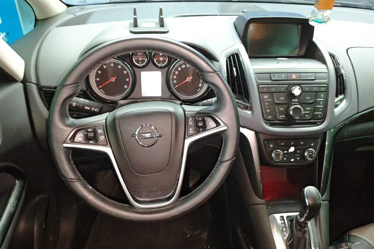 Used Opel Zafira 2013 1.4T Seven-Seater Luxury Model