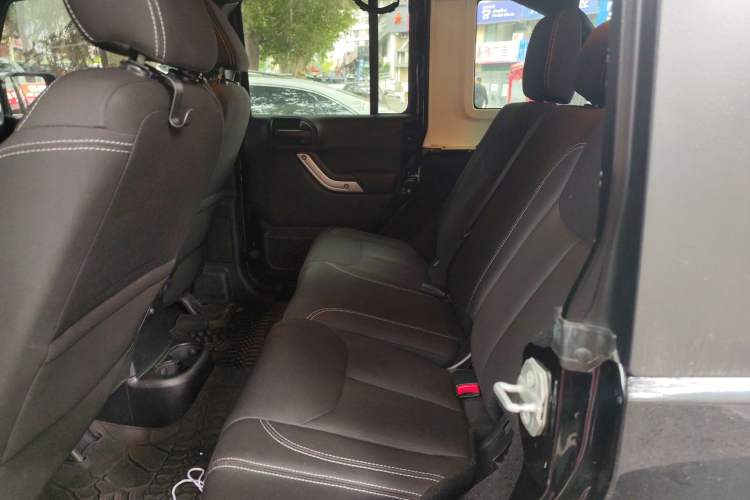 Used Jeep Wrangler 2015 2.8TD Sahara Four-Door Comfort Edition
