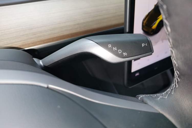 Used Tesla Model Y 2022 Long-Range All-Wheel-Drive Version
