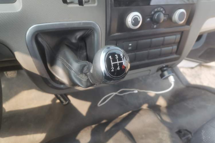 Used Foton Scenic G7 2022 2.4L Gasoline Commercial Version Long Wheelbase High-Roof Van 2 Seats 4K22D4M
