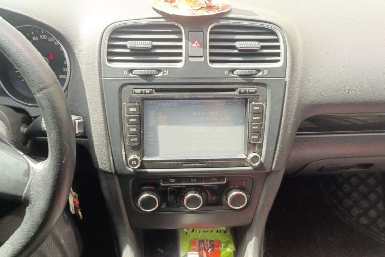 Used Volkswagen Golf 2012 1.4 TSI Automatic Comfort Edition Audio And AC Panel