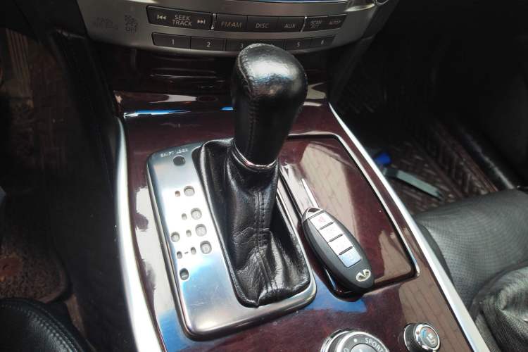 Used Infiniti Q70 2013 Q70L 2.5L Elegance Edition