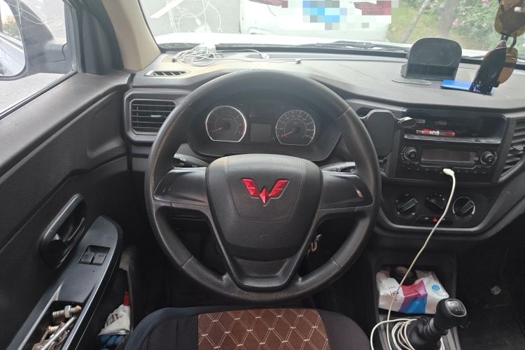 Used Wuling Hongguang V 2022 1.5L Jingqu Version Hydraulic Power Steering LAR