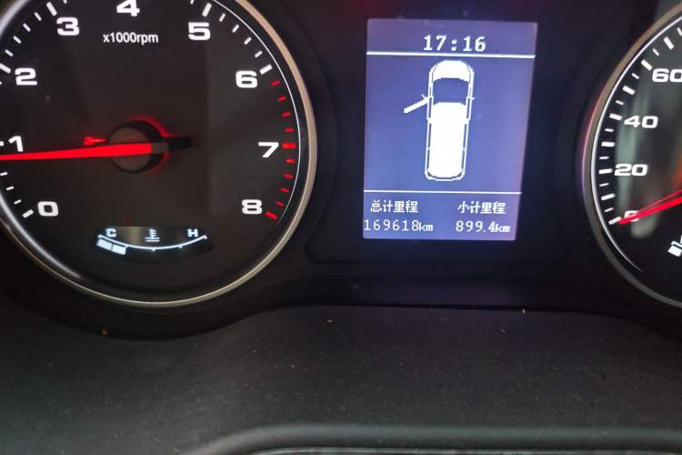 Used JAC Refine M4 2016 2.0L Manual Luxury Version