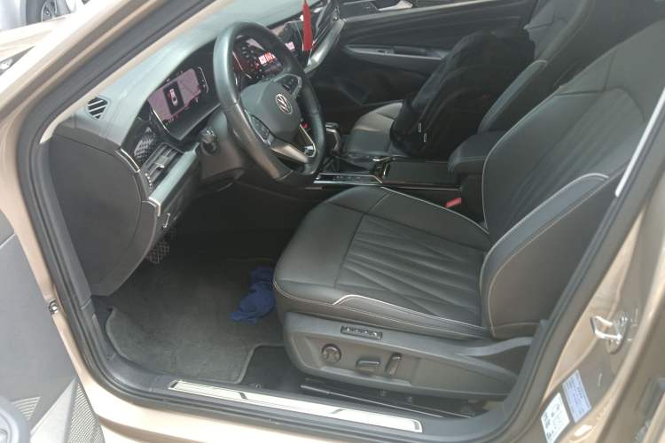 Used Volkswagen Passat 2022 330TSI Luxury Edition Left Front Seat