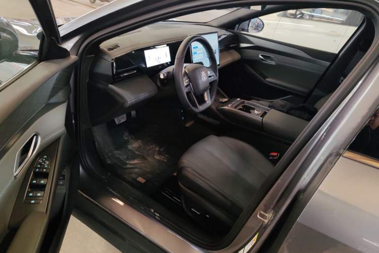 Used BYD Qin L 2025 EV 545KM Cloud Suspension Edition
