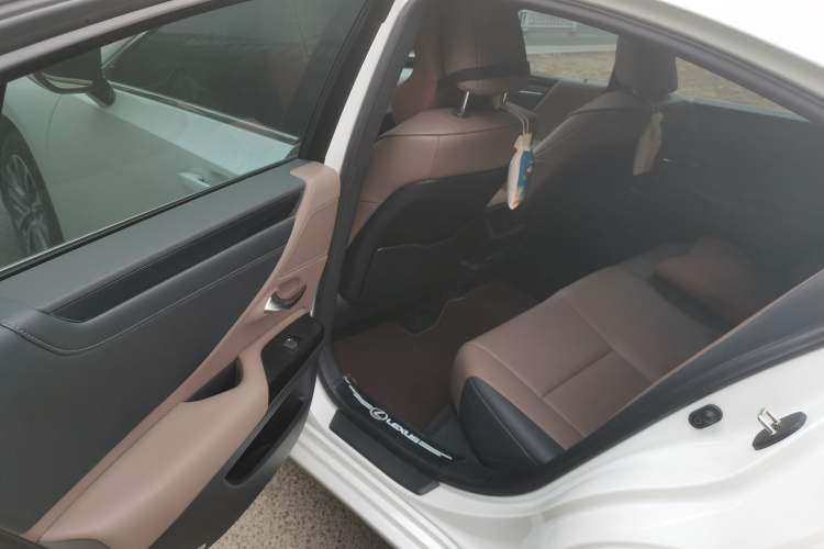 Used Lexus ES 2023 200 Excellence Edition