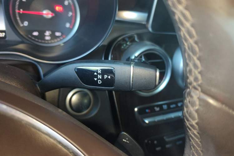 Used Mercedes-Benz GLC 2019 Facelift GLC 260 L 4MATIC Luxury Model Gear Lever