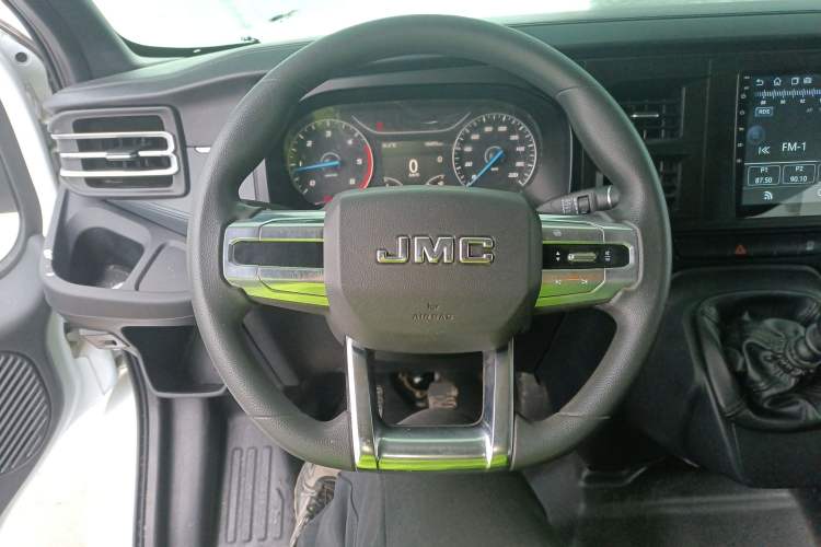 Used JMC Fushun 2022 2.0T Manual Multi-Function Passenger Vehicle Mid-Range High Roof 6-7 Seats