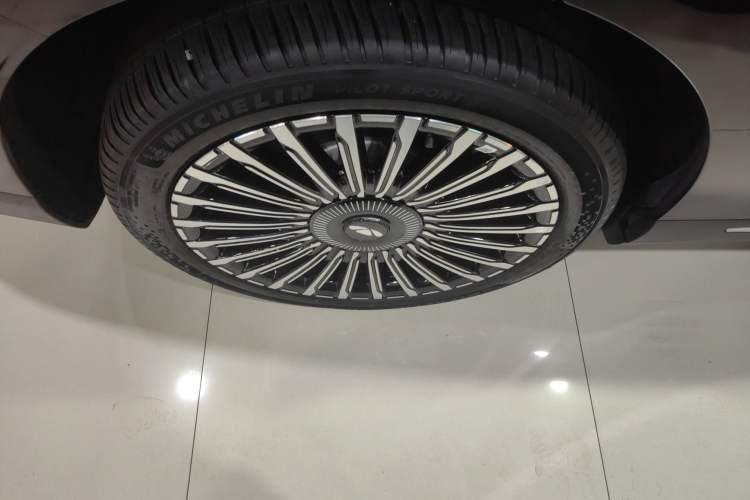 Used Chery T11 2026 Model 220 All-Wheel Drive Dual IMAX Theater Edition
