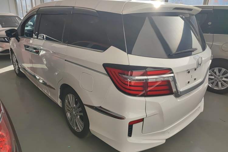 Used Honda Elysion 2016 2.4L Style Edition
