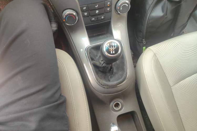 Used Chevrolet Cruze 2015 1.5L Classic SE MT
