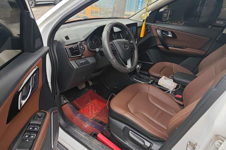 Used FAW Senya R7 2017 Smart Connected Version 1.6L Automatic Enjoyment Model Driver Seat