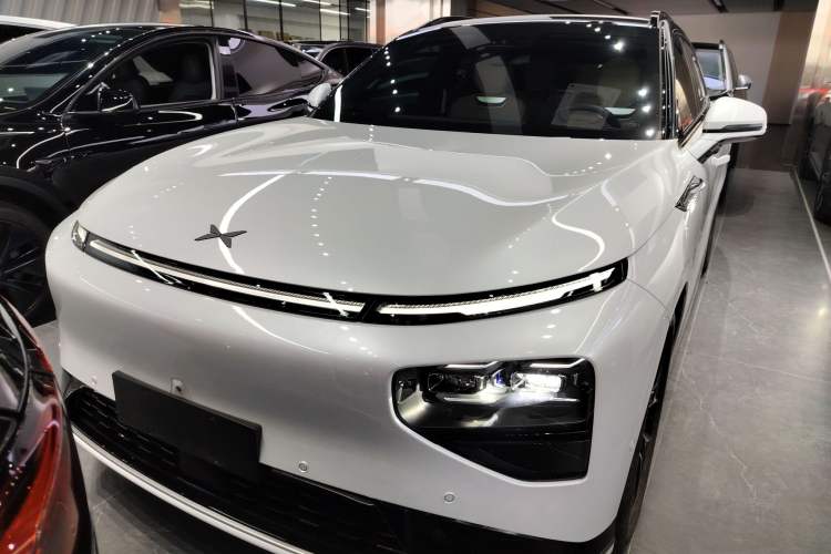 Used XPeng G9 2025 625 Long-Range Max Front