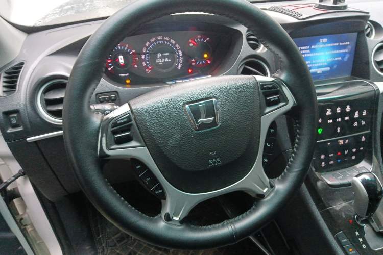 Used Luxgen Great 7 SUV 2014 2.2T Four-Wheel Drive Flagship Version
