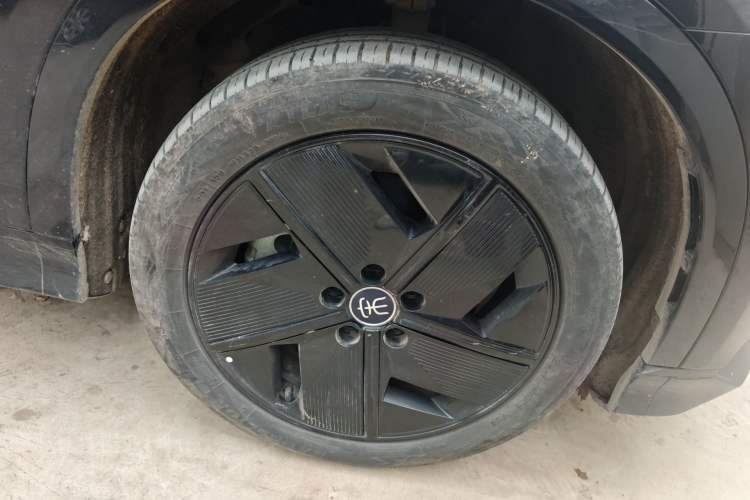 Used BYD Song L EV 2024 550km Beyond Edition Right Front Wheel Hub