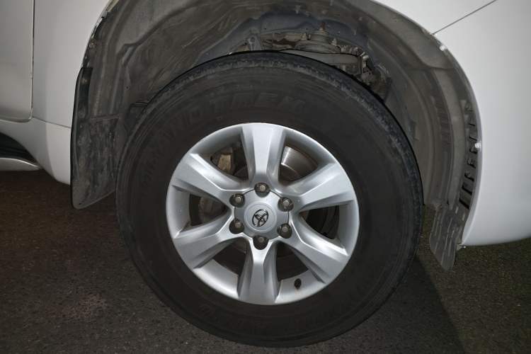 Used Toyota Prado 2010 4.0L Automatic TX Right Front Wheel Hub