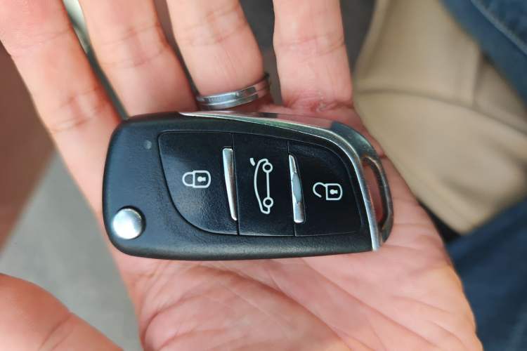 Used FORTHING SX6 2016 1.6L Manual Luxury Model
