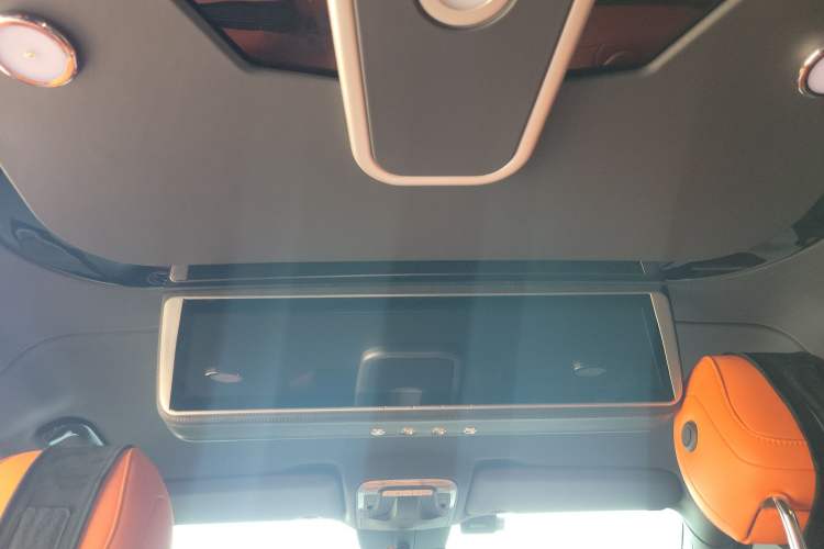 Used Mercedes-Benz Vito 2023 2.0T Business Version 7 Seats Headliner