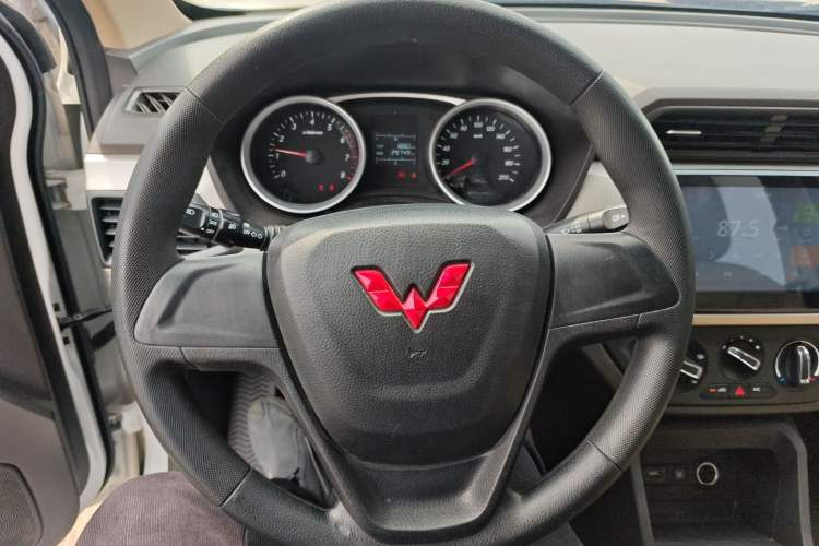 Used Wuling Hongguang 2021 1.5L Facelift S Comfort Version Hydraulic Power Steering LAR Steering Wheel