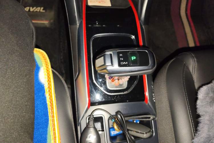 Used Haval H2 2018 Chuanxiang Edition Blue Badge 1.5T Dual-Clutch Two-Wheel Drive Fashionable Model Gear Lever