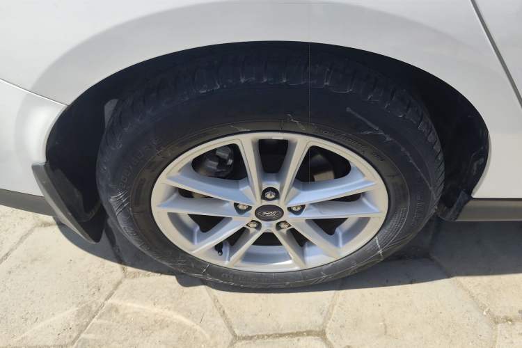 Used Ford Focus 2018 Sedan Classic 1.6L Automatic Trendy SmartDrive Edition Right Rear Wheel Hub