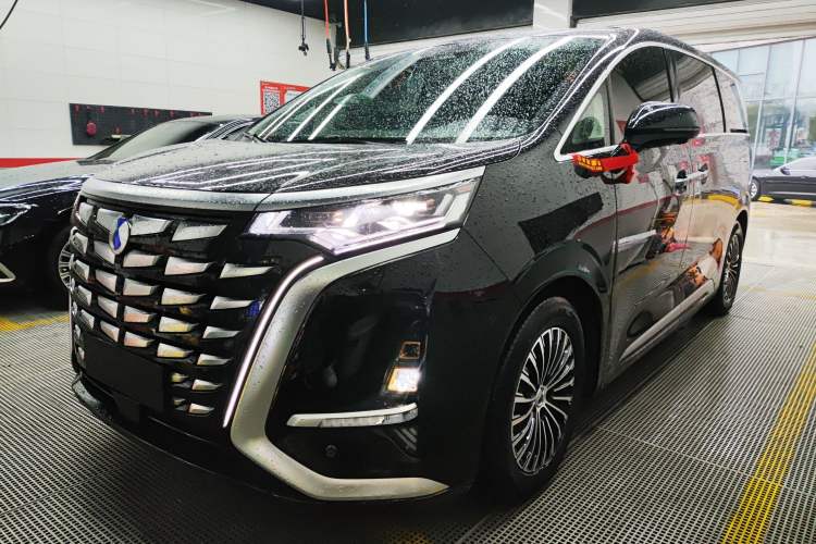 Used Denza D9 2024 DM-i 1050 Luxury Model