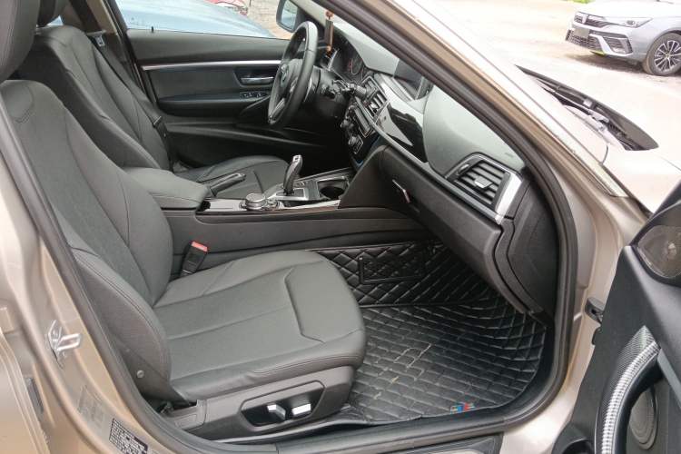 Used BMW 3 Series 2016 320Li Fashion Model Right Front Seat