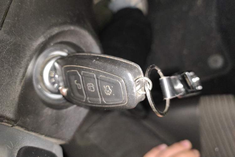 Used Ford Focus 2012 Sedan 1.6L Automatic Fashion Edition