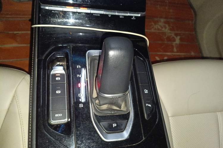 Used Wuling Victory 2022 280T 1.5T CVT Flagship Edition Gear Lever