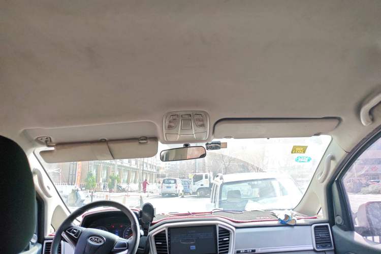 Used JAC Refine M4 2016 2.0L Manual Comfort Edition