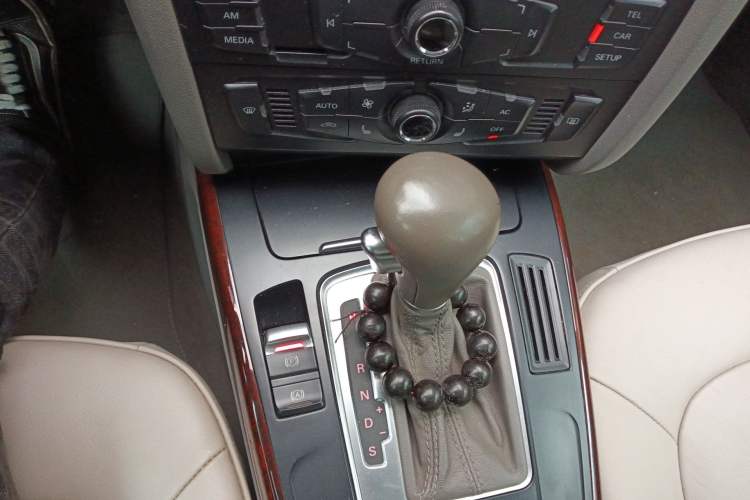 Used Audi A4L 2012 2.0 TFSI automatic Comfort trim level