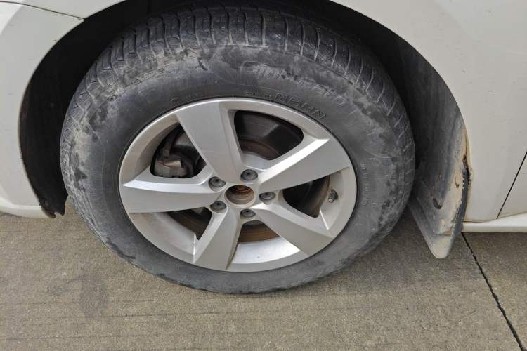 Used Volkswagen Gran Lavida 2015 1.6L Automatic Fashion Edition