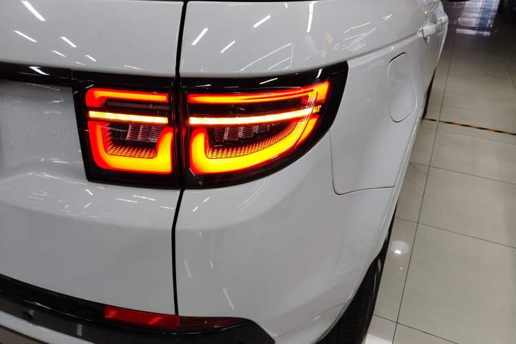 Used Land Rover Discovery Sport New Energy 2022 Facelifted P300e Plug-in Hybrid Electric Version
