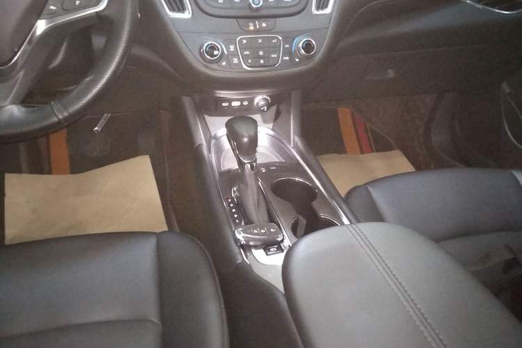 Used Chevrolet Malibu XL 2022 535T Automatic Sport Edition Gear Lever
