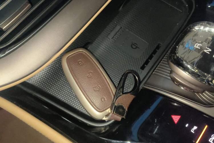 Used Denza D9 2022 DM-i 970 Four-Wheel Drive Flagship Model
