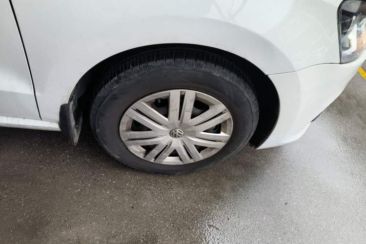 Used Volkswagen Polo 2018 1.5L Manual Drive-Comfort Model Exterior 2