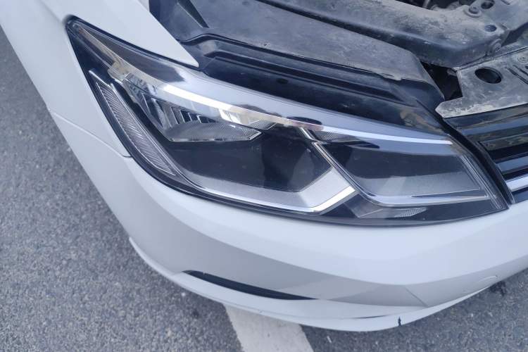 Used Volkswagen Lamando 2018 230TSI DSG Fashion Edition Right Front Headlight