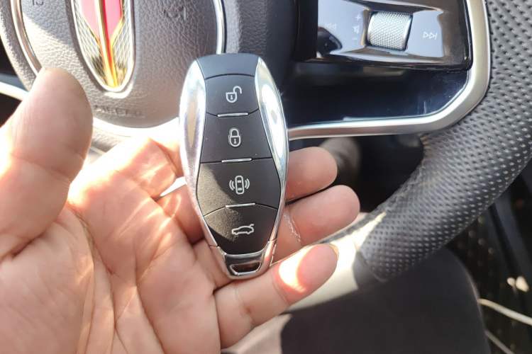 Used Hongqi HS7 PHEV 2024 2.0T PHEV Four-Wheel Drive Flagship Edition 6 Seats
