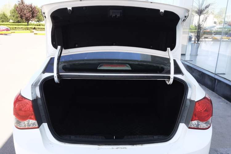 Used Chevrolet Cruze 2013 1.6L SL Grand Edition Automatic Trunk