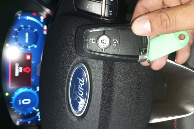 Used Ford Escape 2024 EcoBoost 245 Four-Wheel Drive ST-Line Pro Trim
