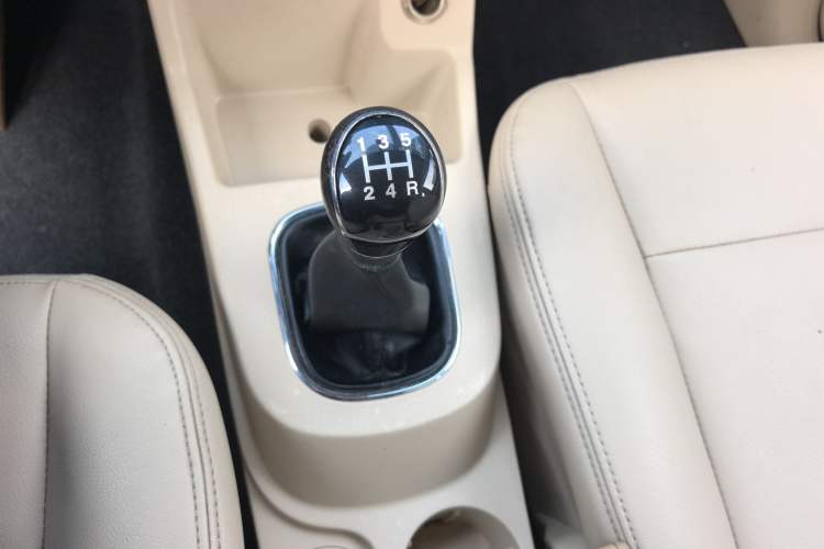 Used Dongfeng Fengon 360 2015 1.5L Manual Comfort II 7-Seater
