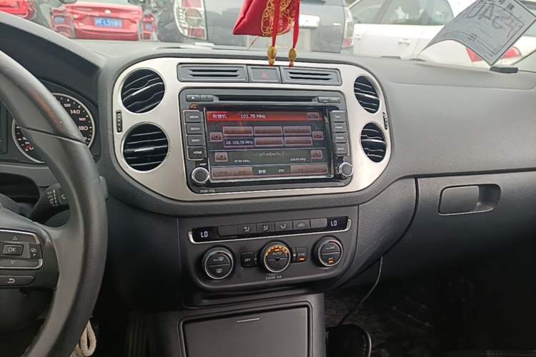 Used Volkswagen Tiguan 2016 280TSI Automatic Two-Wheel Drive Silk Road Comfort Edition
