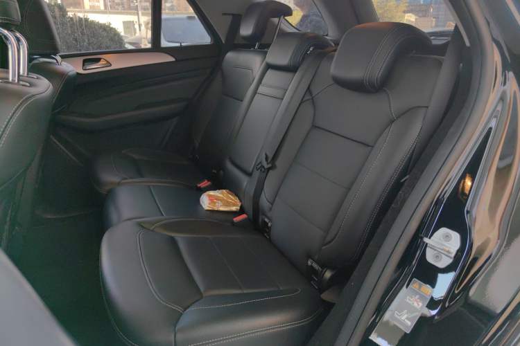 Used Mercedes-Benz M-Class 2014 ML 320 4MATIC Left Rear Seat
